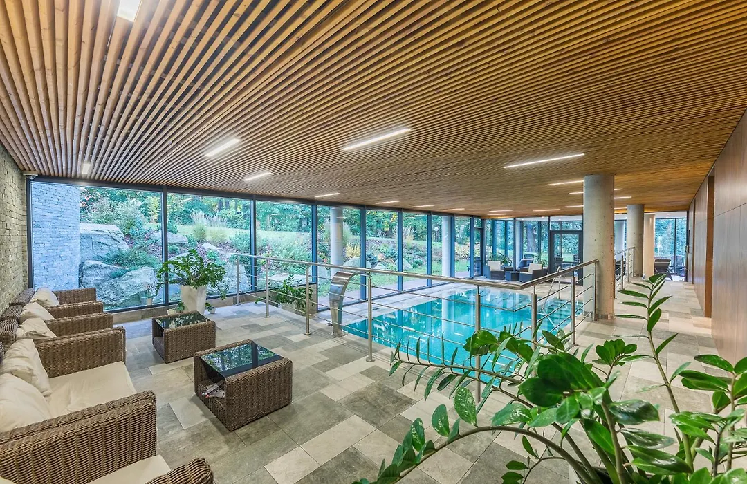 Wellness & Spa Hotel Villa Regenhart-1
